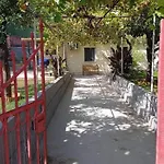 Octopus Garden, Poros-kefalonia Apartman *